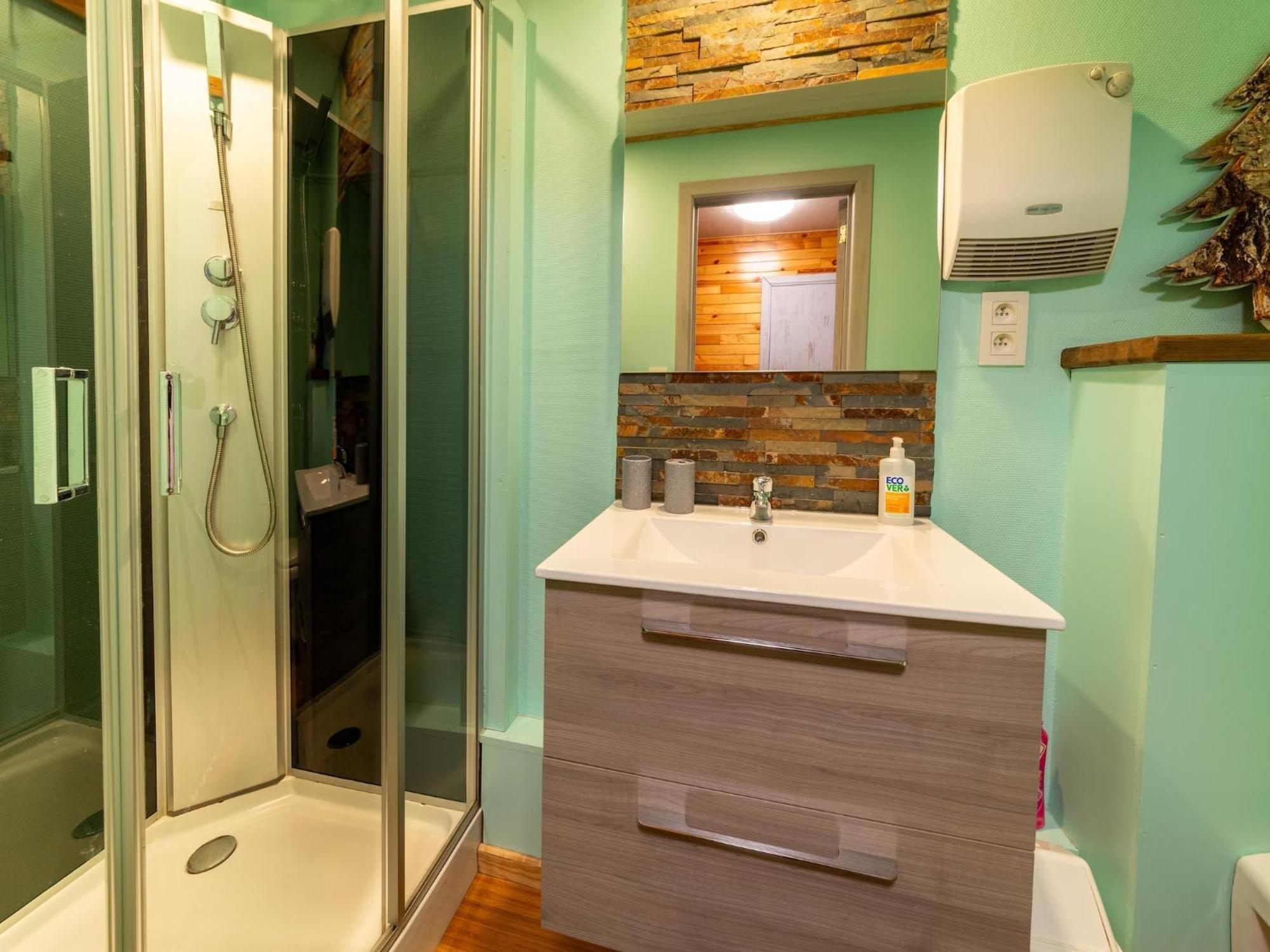 Holiday Home With Bubble Bath Florenville Exterior photo