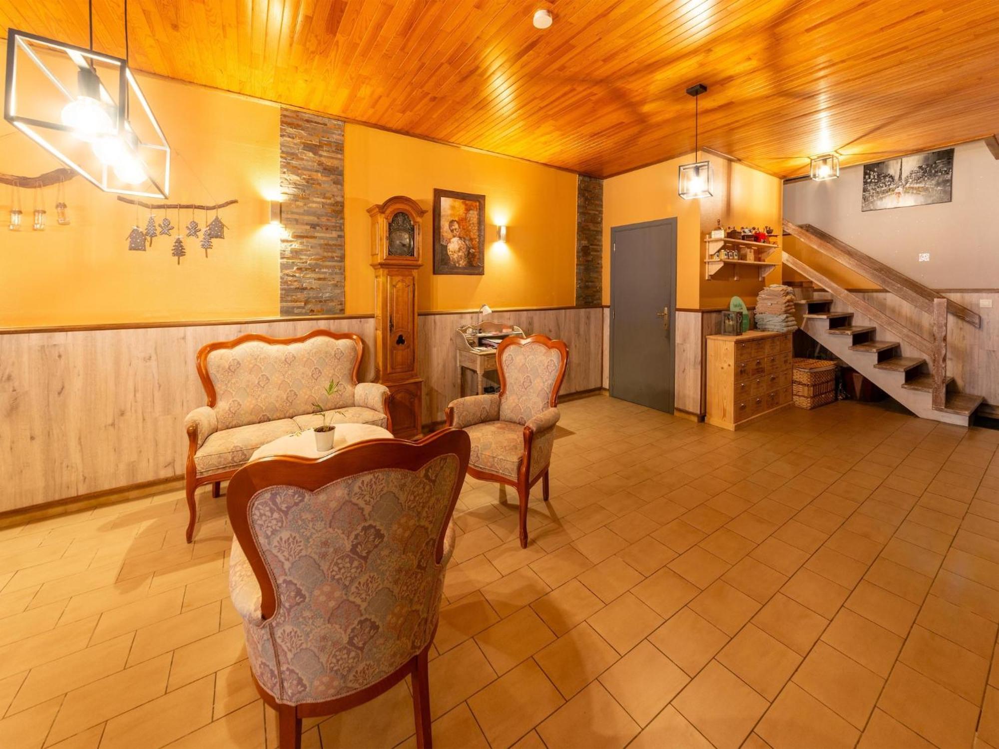 Holiday Home With Bubble Bath Florenville Exterior photo