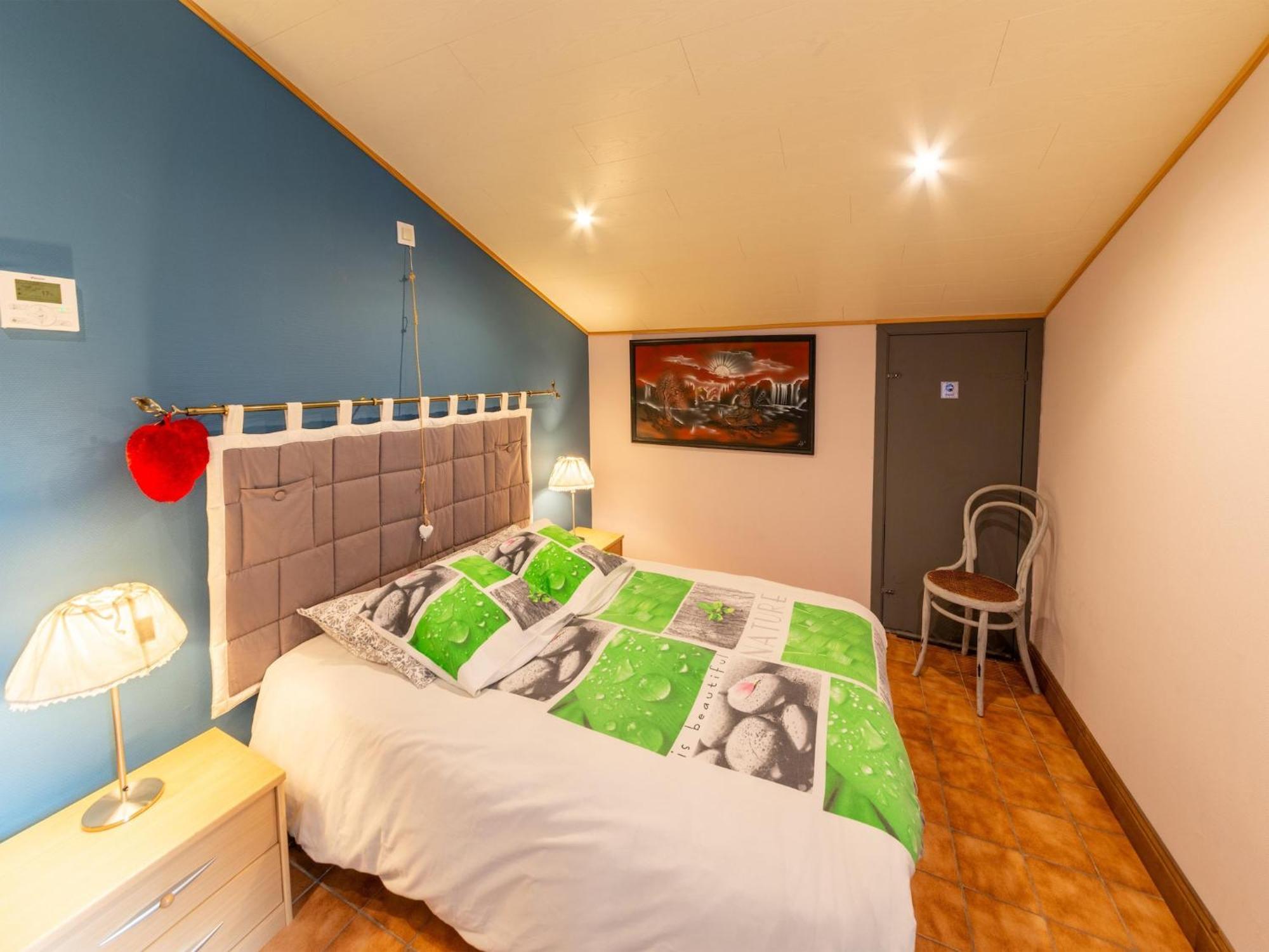 Holiday Home With Bubble Bath Florenville Exterior photo